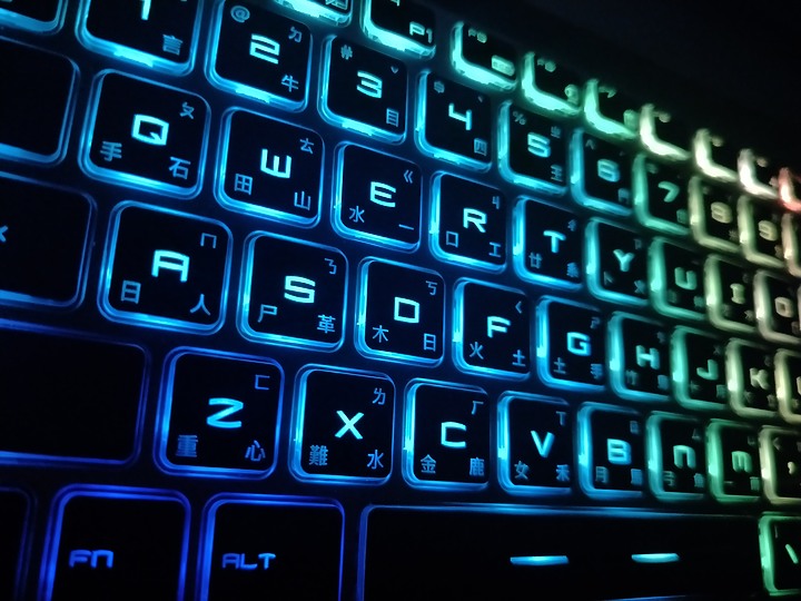 「小亞開箱」MSI GP75 Leopard 10SEK  淬鍊進化！第十代處理器極致效能完整釋放