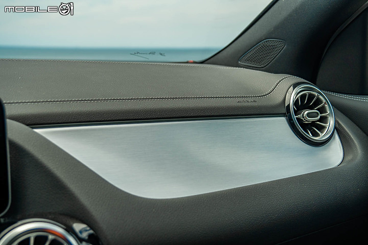 Mercedes-Benz GLA 200 試駕:鮮明休旅風格 好開至上