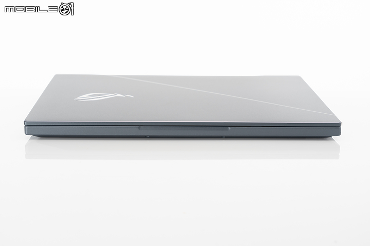 ROG Zephyrus Duo 15 GX550 測試 超頻效能的雙螢幕電競筆電！