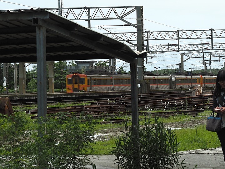 花蓮 富源車站|拔仔庄常民文化館、大農大富平地森林園區、光復車站、翁游韭菜臭豆腐、廖快菸樓|大榮國小教師宿舍|林田警察官吏派出所及舊林田派出所、森山舍咖啡、新城(太魯閣)車站、崇德車站—梅雨季中的花蓮旅行,第四部