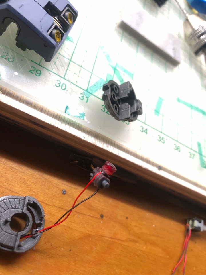 【作品分享】MG. MS-06 ZAKUII 迷彩薩克戰爭機器