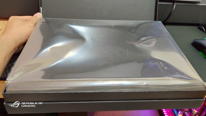 擁有夜間多模式防撞功能筆電包和走到哪玩到哪的輕薄小三筆電最佳的組合~(簡單開箱)