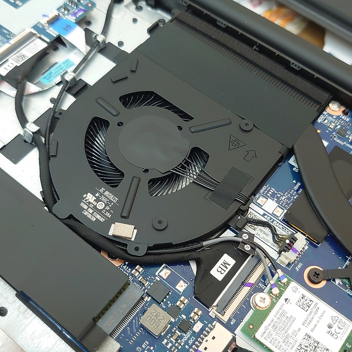 [心得] ThinkPad E15 短暫心得