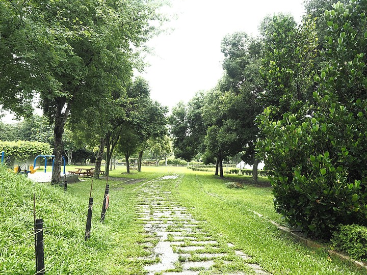 花蓮 台泥DAKA園區、CUME 咖哩、知卡宣森林公園、吉安火車站、美崙山生態展示館、台灣原住民族文化館、福杯滿溢民宿、戴記扁食—梅雨季中的花蓮旅行，第二部