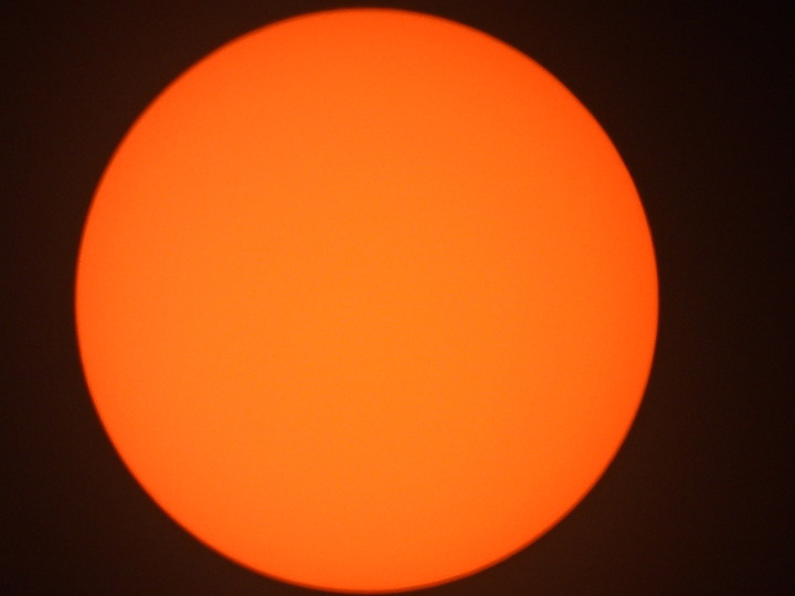 D6、Z6、Z50、P1000的比較後，決定以Z50+1.4X+200-500mm+小紅太陽濾鏡拍日環食。