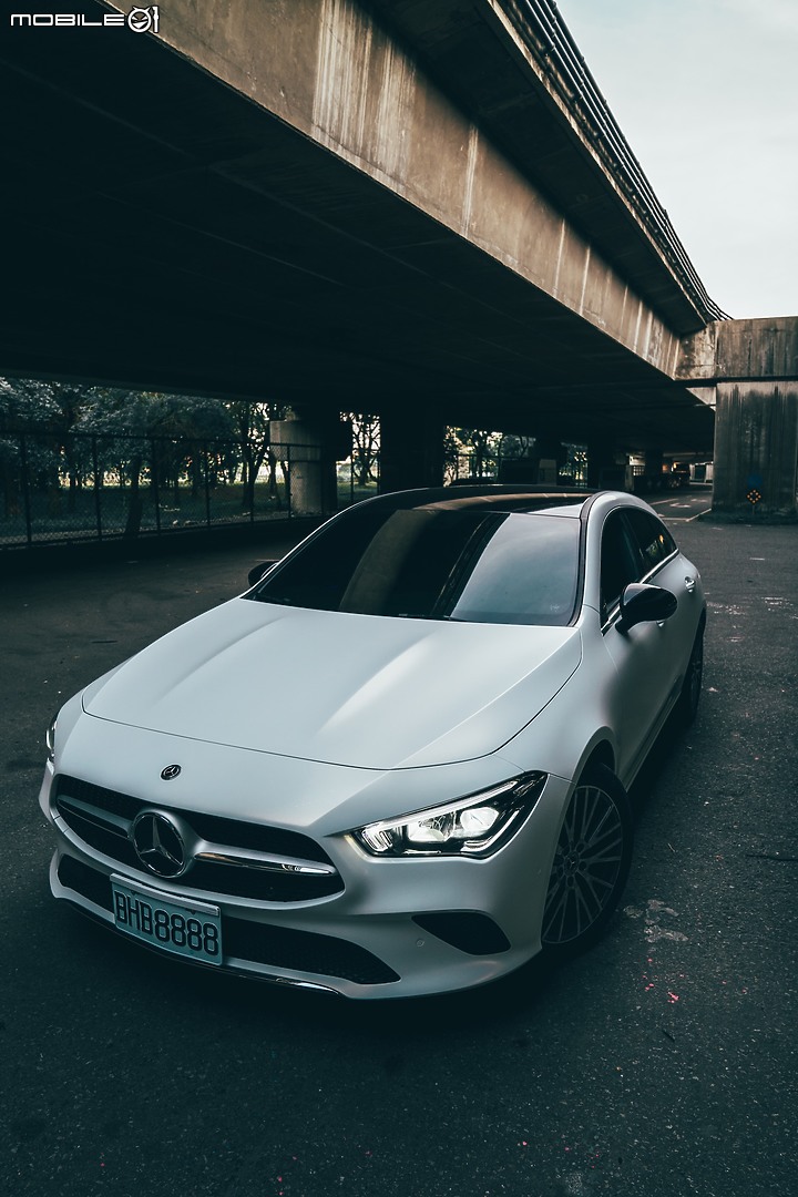 【開箱】20/20 CLA 200 Shooting Brake X118 白色