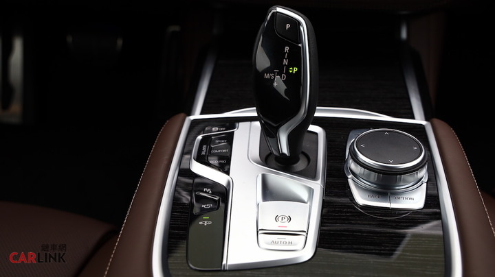 應該是近幾年老闆們買車的最佳選擇!BMW 730i Edition M試駕