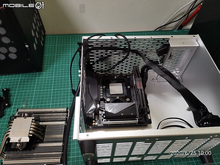 點我看大圖 技嘉 B550I AORUS PRO AX 小開箱