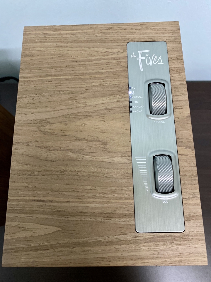 全新上市的開箱Klipsch The Fives