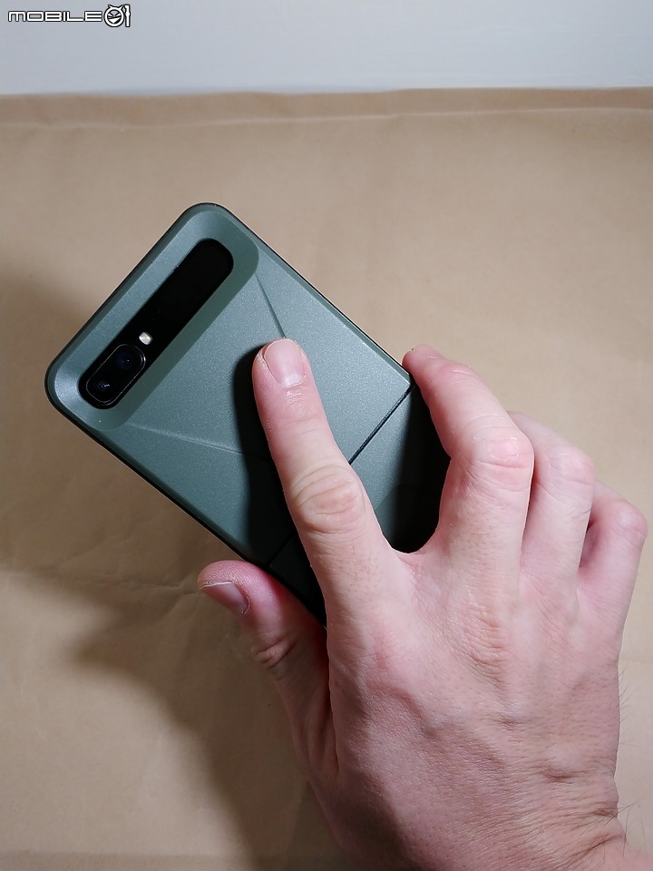 SAMSUNG Z FLIP手機保護殼分享 | 一些心得雜談及實拍