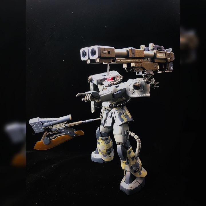 【作品分享】MG. MS-06 ZAKUII 迷彩薩克戰爭機器