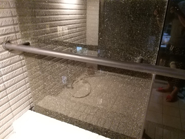 我的陽台玻璃自爆故事(總圓建設在竹北的建案)