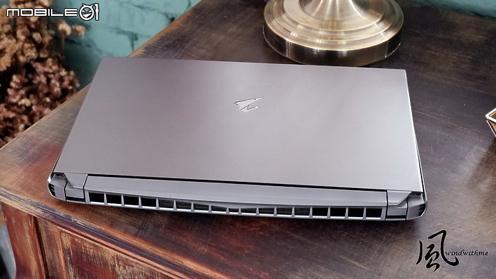 點我看大圖 技嘉AORUS 15G搭載機械式鍵盤與全新電競外型完整解析