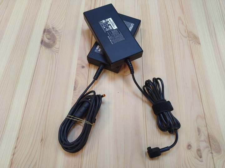 [開箱] Innergie 180G猶豫好久終於是買了(內有原廠 v.s 台達充電器)