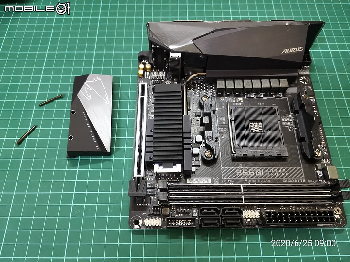 點我看大圖 技嘉 B550I AORUS PRO AX 小開箱