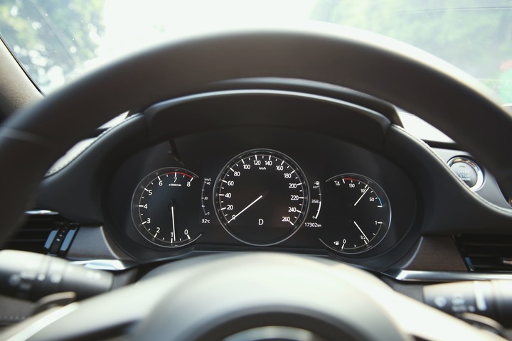 Mazda6 Sedan入手一年心得，分享拍車照