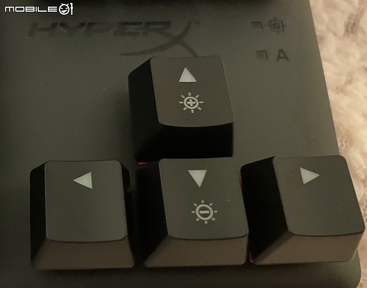 簡單開箱 TKL 短版 Hyper X Alloy Origins Core  紅軸