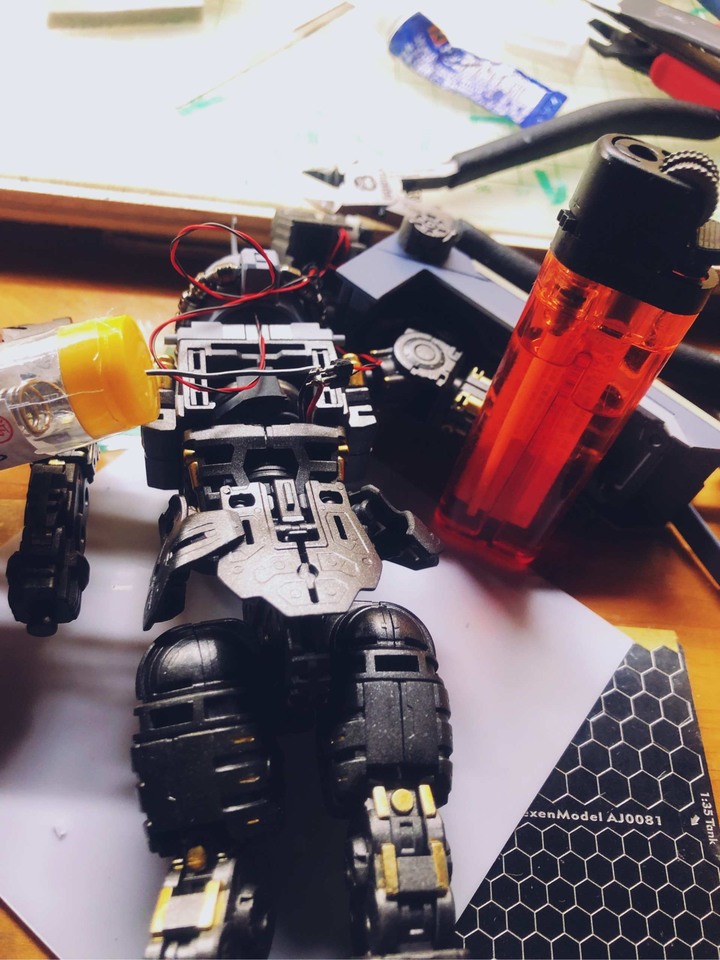 【作品分享】MG. MS-06 ZAKUII 迷彩薩克戰爭機器