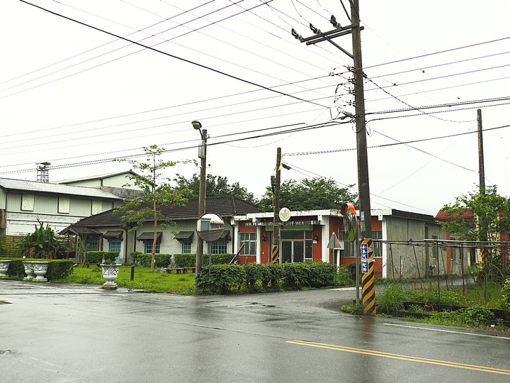 花蓮 富源車站｜拔仔庄常民文化館、大農大富平地森林園區、光復車站、翁游韭菜臭豆腐、廖快菸樓｜大榮國小教師宿舍｜林田警察官吏派出所及舊林田派出所、森山舍咖啡、新城(太魯閣)車站、崇德車站—梅雨季中的花蓮旅行，第四部