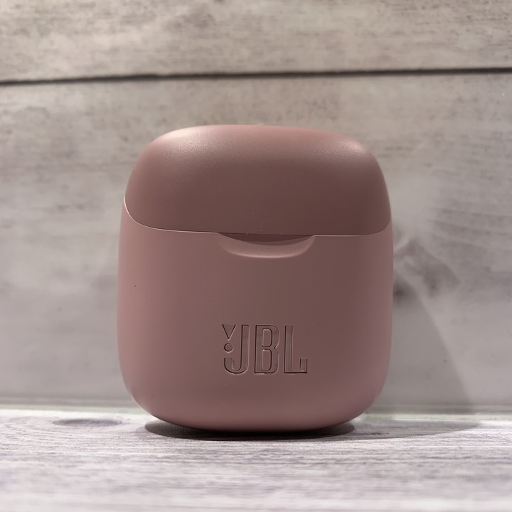 [首開!!!]JBL Tune 220TWS 真無線藍芽耳機開箱~