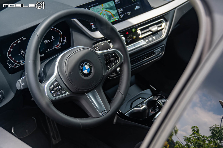 BMW 218i M Sport 限量版試駕：當開帥不開快成為主流