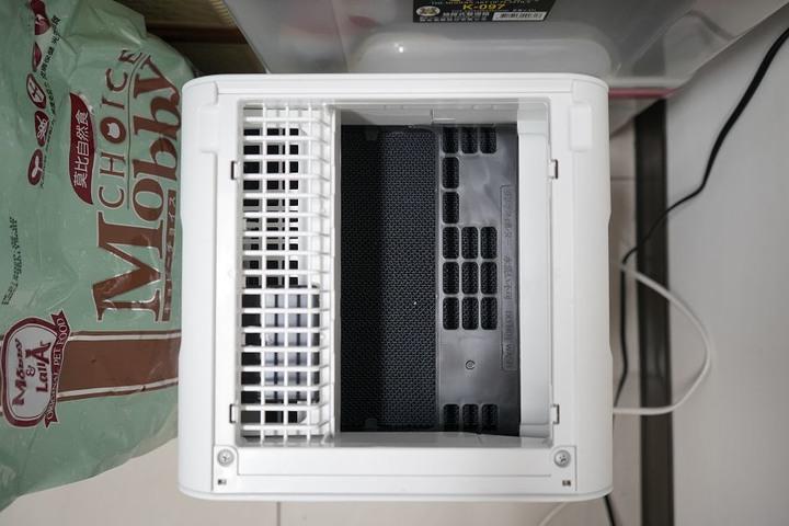 【開箱】貓砂味終結者–大金MC55USCT空氣清淨機