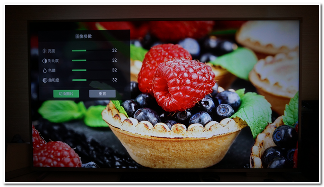 我的小p[Panasonic TH-55CX700W] 長大了 !!!!  大P [Philips 70PUH7374] 開心分享~~