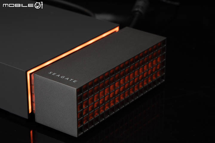 Seagate FireCuda Gaming Dock 外接硬碟+擴充塢實測 | 同時擴充容量與周邊連接的夢想配件