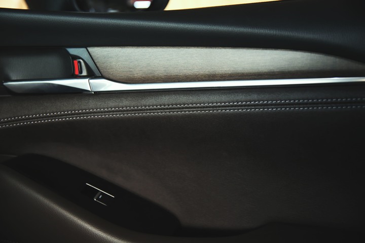 Mazda6 Sedan入手一年心得，分享拍車照