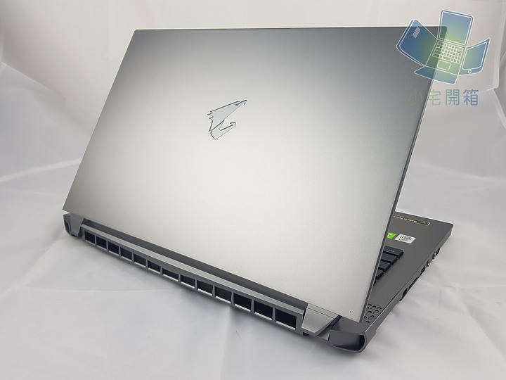 【小宅開箱】【評測】技嘉 GIGABYTE AORUS 17G XB 又是一台可怕的怪獸