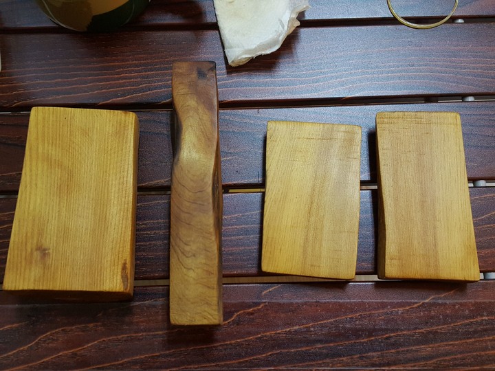 木頭磨到600表面顏色變灰灰的，原來是要上凡士林or嬰兒油