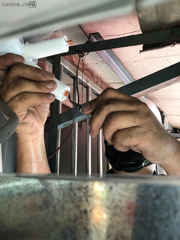 點我看大圖 告別孝親房泛黃冷氣的家樂福更換記錄~~