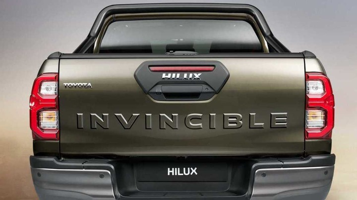硬派皮卡外觀、動力強悍升級Toyota Hilux二度改款亮相！
