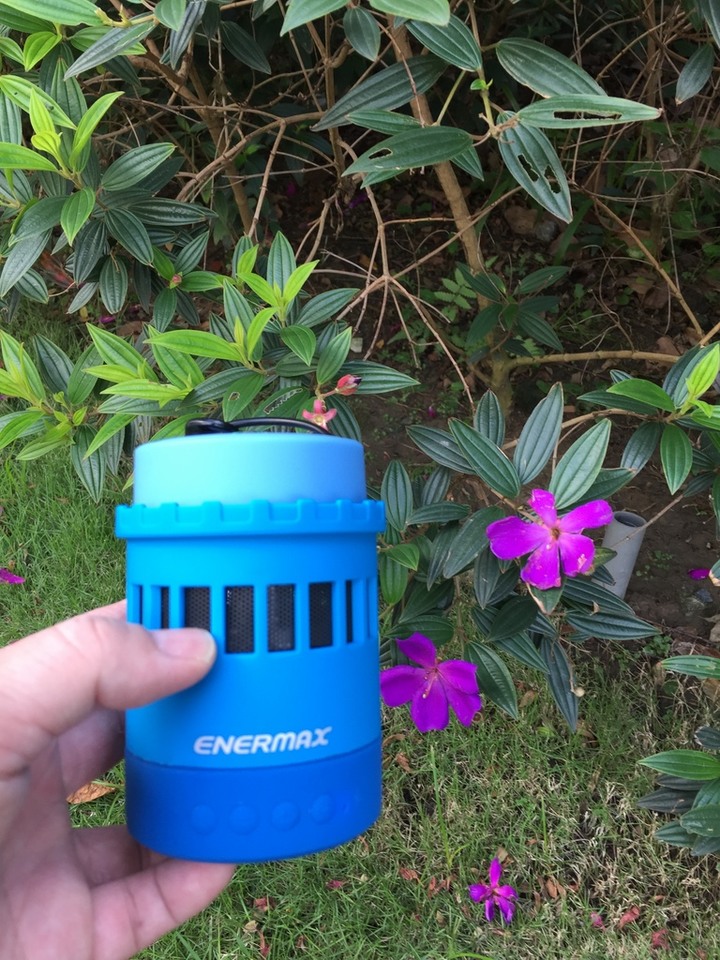 ENERMAX Pharoslite EAS05 法老燈七合一功能藍芽喇叭