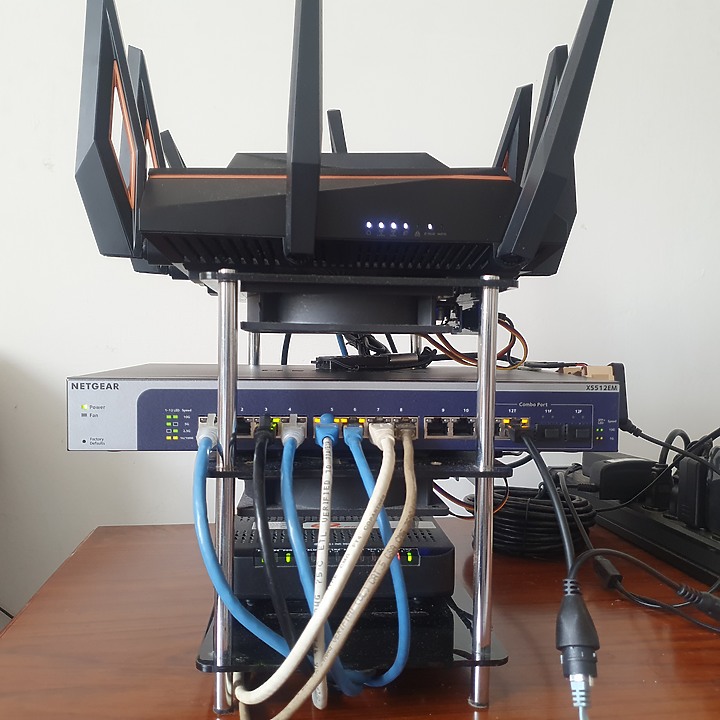 NETGEAR XS512EM 12埠10Gb簡易網管Multi-Giga交換器  簡單開箱