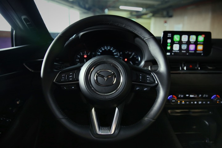 Mazda6 Sedan入手一年心得，分享拍車照