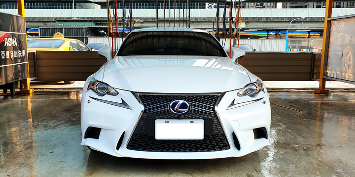 點我看大圖 IS300h車齡五年半里程11萬km,分享IS300h五年十一萬公里車子日常保養及輪胎使用心得,輕度改裝,除車內異音,冷氣異味處理等相關經驗