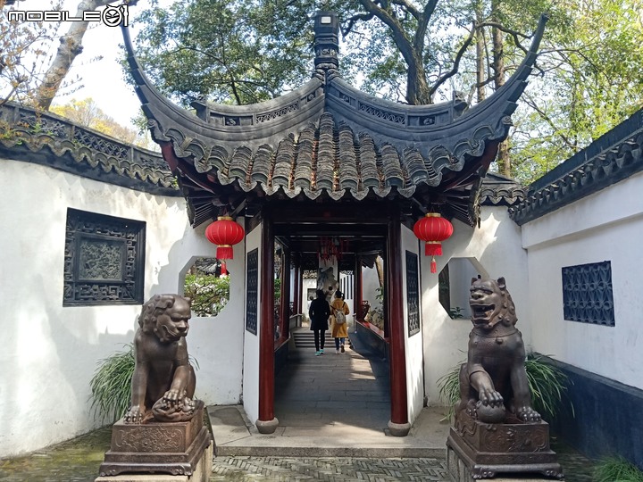 點我看大圖 魔都豫園外灘風光引人入勝!