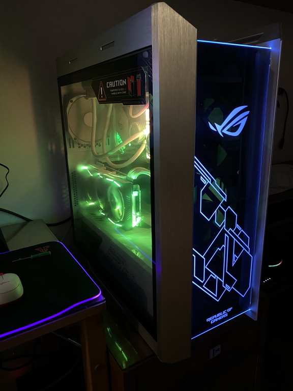 [開箱] 開啟銀白信仰 ROG STRIX Helios 銀白太陽神 - Mobile01
