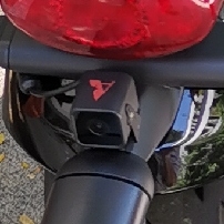 請教這款行車記錄器廠牌