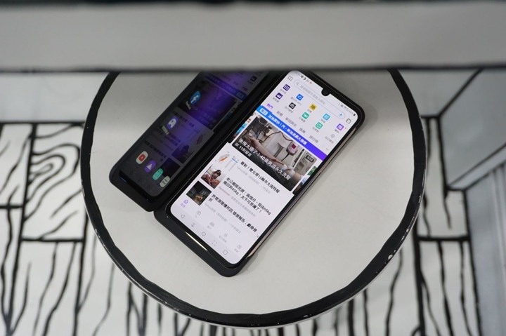 LG V60 ThinQ 5G雙螢幕手機一週體驗!(轉貼開箱)