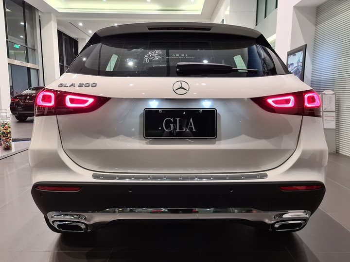 點我看大圖 超有勢!全新大改款第二代GLA 200 靜態賞車分享