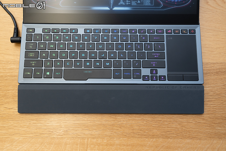 ROG Zephyrus Duo 15 GX550 測試 超頻效能的雙螢幕電競筆電！