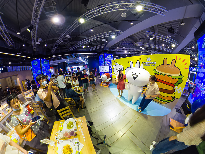 KanDao QooCam 8K 360 魔性抖動「小突兔Usagyuuun三創快閃店」，魅力爆表