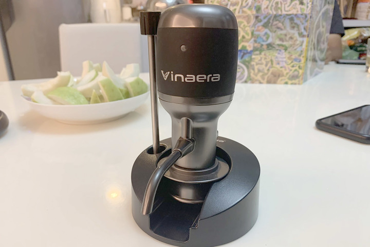 點我看大圖 【新入荷】Vinaera Pro電子醒酒器,Penfolds Bin8實測真相?