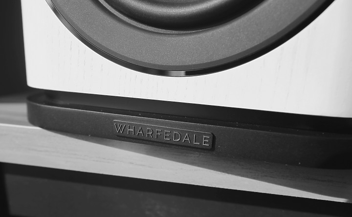 【冠頭哥的英倫風情】超顏值北歐風Wharfedale EVO 4.2 三音路書架喇叭，白橡木簡易開箱