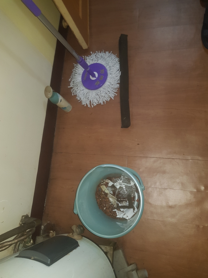看到XX福冷氣安裝廣告，想起去年又差又爛的安裝人員…