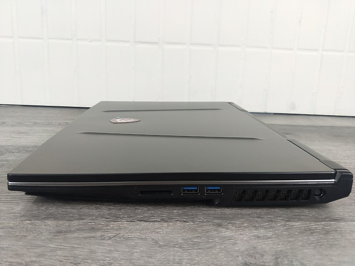「小亞開箱」MSI GP75 Leopard 10SEK  淬鍊進化！第十代處理器極致效能完整釋放
