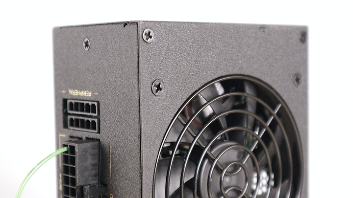 MacBook Pro 外接顯卡 eGPU 效能實測＋280Hz 視覺衝擊