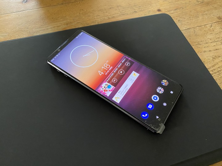 Sony Xperia 1 II 鏡紫